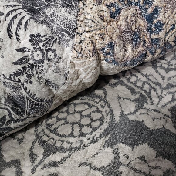 Pottery Barn  Heavy,  reversible Queen Sized Quilt  94" X 90" - Picture 4 of 10